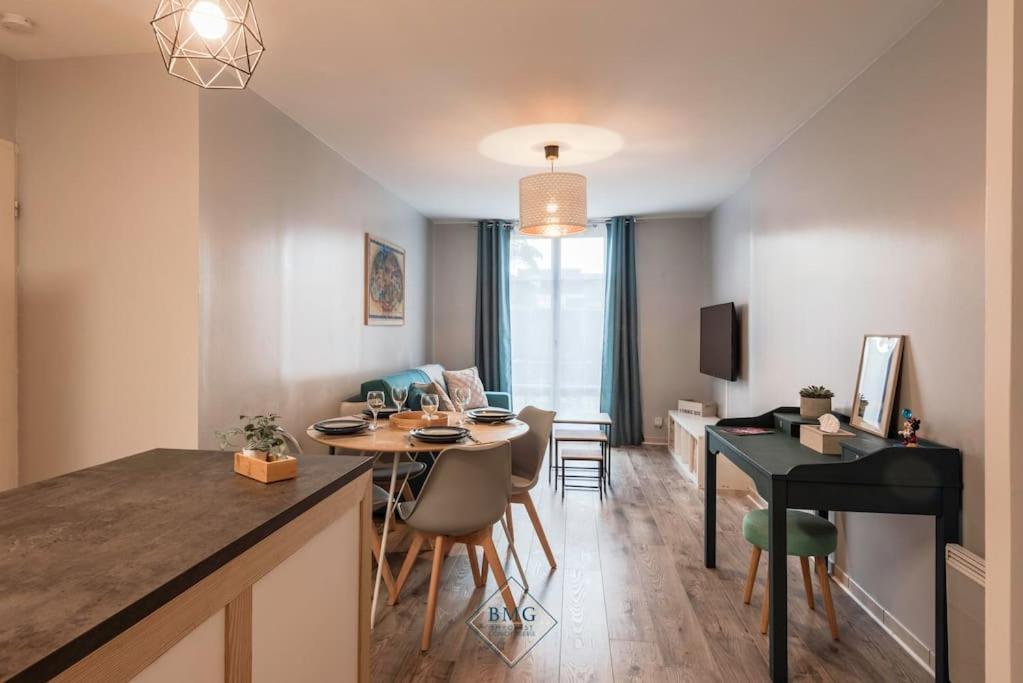 Toy Story Apartment Disneyland Bmyguest Шеси Екстериор снимка