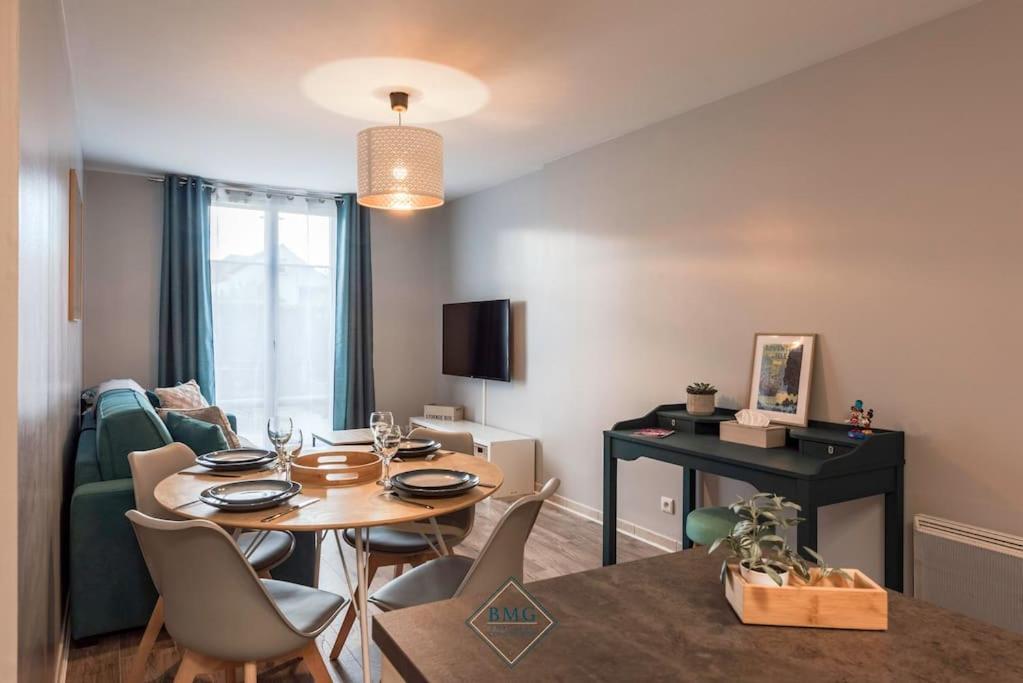 Toy Story Apartment Disneyland Bmyguest Шеси Екстериор снимка
