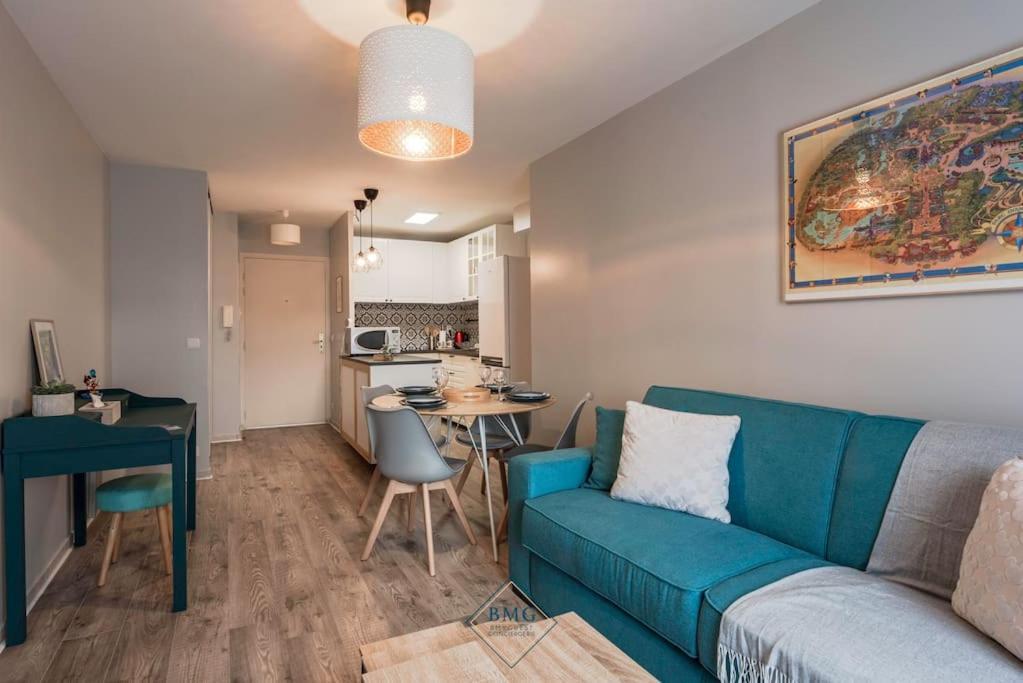 Toy Story Apartment Disneyland Bmyguest Шеси Екстериор снимка